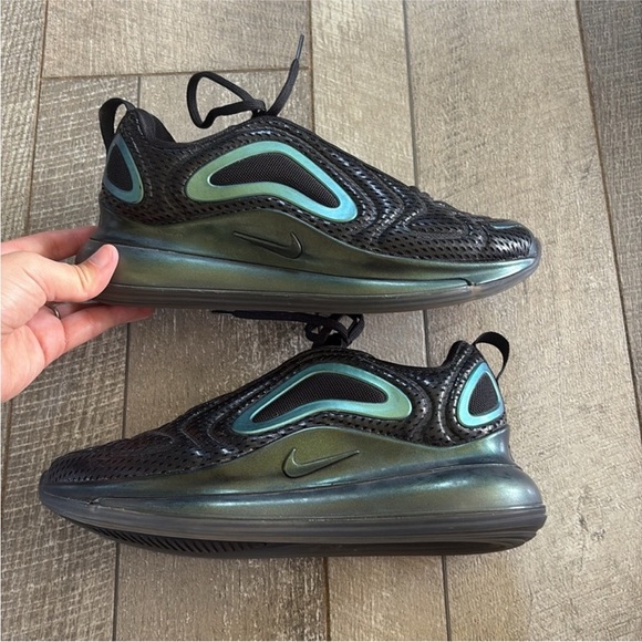 Nike Air Max 720 Size 7 Throwback Future Iridescent Green and Black Shoes. - Picture 12 of 12